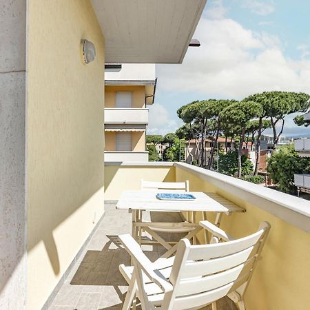 Comfy Apartment With Private Parking Near The Beach! Viareggio Exterior foto