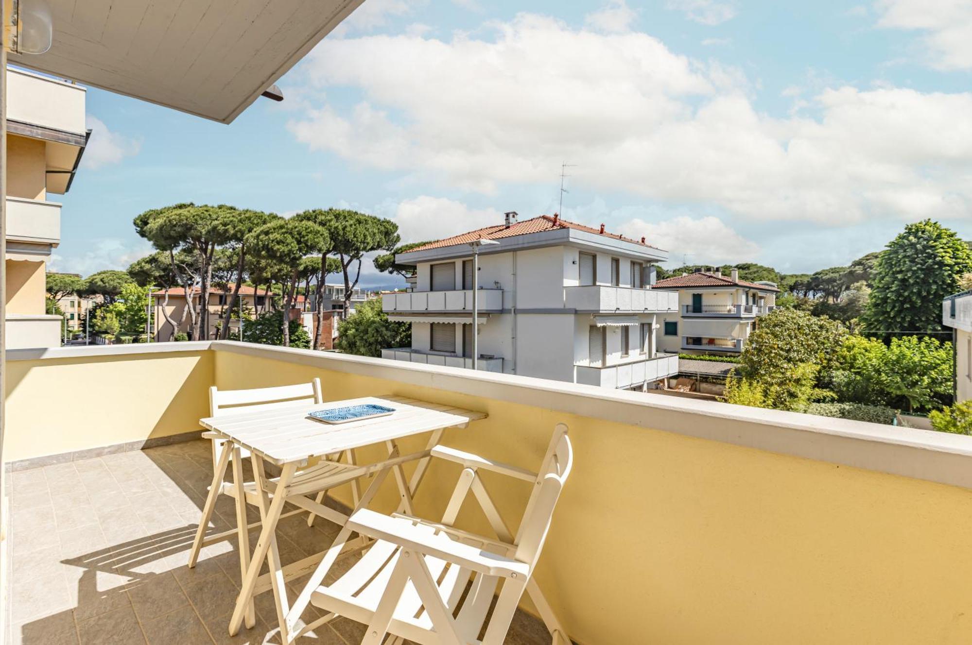 Comfy Apartment With Private Parking Near The Beach! Viareggio Exterior foto